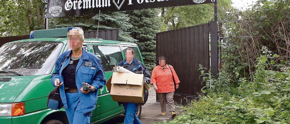 Durchsucht wurde in den gestrigen Morgenstunden auch das Grundstück der Rocker-Gruppe MC Gremium in Potsdam. Insgesamt waren 102 Polizeibeamte an der Großrazzia in verschiedenen Orten beteiligt.