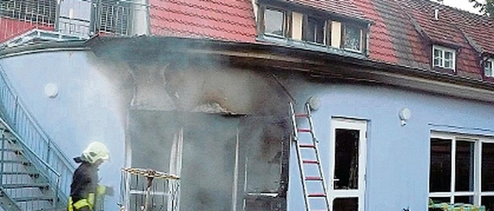 Der ausgebrannte Kindergarten in der Straße Am Plantagenhaus.