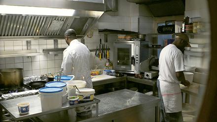Blitzsauber. Restaurant mit blank geputzter Küche können sich in Pankow schon jetzt um einen Smiley bewerben.