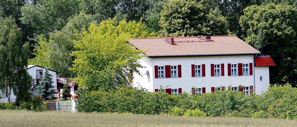 NPD raus. Die Rechtsextremen müssen das Gut Johannesberg räumen. Das Landgericht Frankfurt (Oder) verurteilte am Mittwoch eine schwedische Firma und den NPD-Landesverband, die Immobilie an die neuen Eigentuemer herauszugeben.