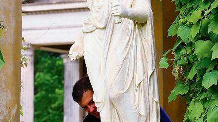 Auf sauberem Sockel: Der Togatus an den Römischen Bädern.