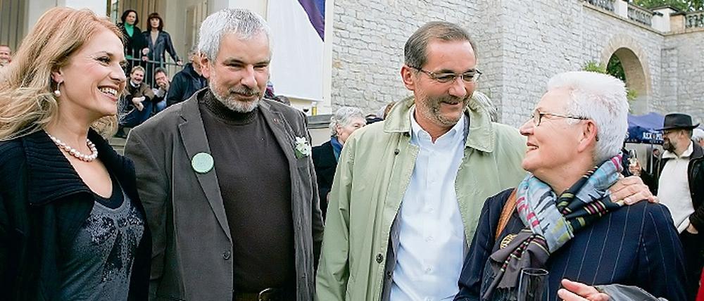 In fröhlicher Runde feierten auch Wilma Simon, Ministerpräsident Matthias Platzeck, Wieland Eschenburg und Jeanette Platzeck das 20. Pfingstbergfest (von rechts).
