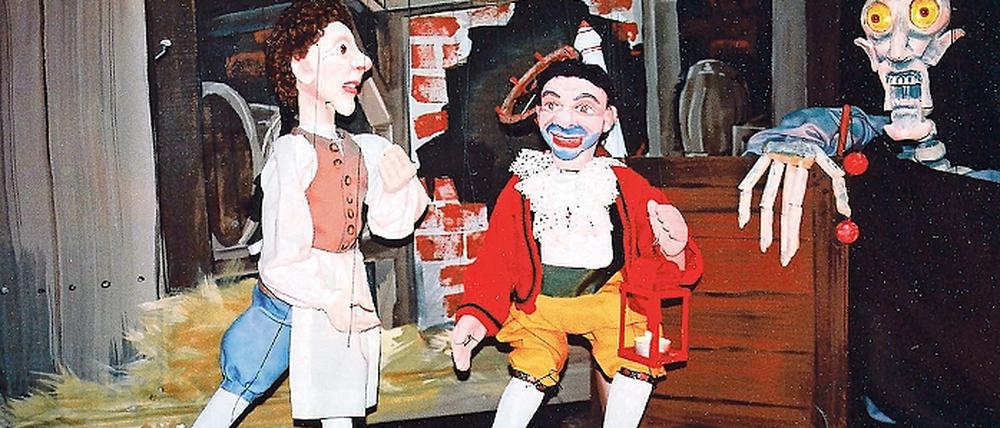 Die Marionetten der Feuersbrunst-Aufführung aus dem Jahre 2006 im Schlosstheater im Neuen Palais.