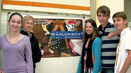 Noch sind sie zu jung. Wenn sie könnten, würden sie am Sonntag zur Europa-Wahl gehen: Sabrina Marquardt, Peter Hütte, Clara Sol Krause, Wolf-Christian Weimer und Robert Niemeyer vom Potsdamer Helmholtz-Gymnasium (v.l.n.r.).