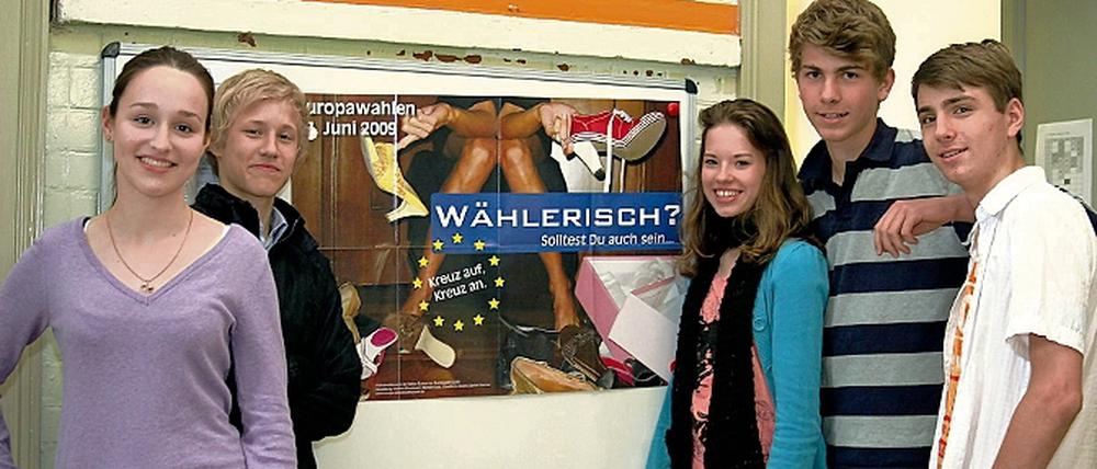 Noch sind sie zu jung. Wenn sie könnten, würden sie am Sonntag zur Europa-Wahl gehen: Sabrina Marquardt, Peter Hütte, Clara Sol Krause, Wolf-Christian Weimer und Robert Niemeyer vom Potsdamer Helmholtz-Gymnasium (v.l.n.r.).
