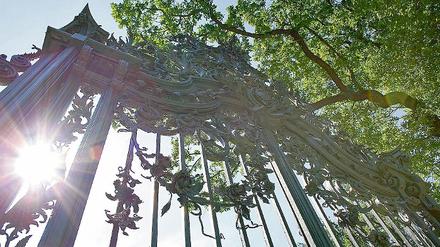 Das Posttor am Park Sanssouci soll künftig zum Haupteingang vom Bahnhof Park Sanssouci aus werden.