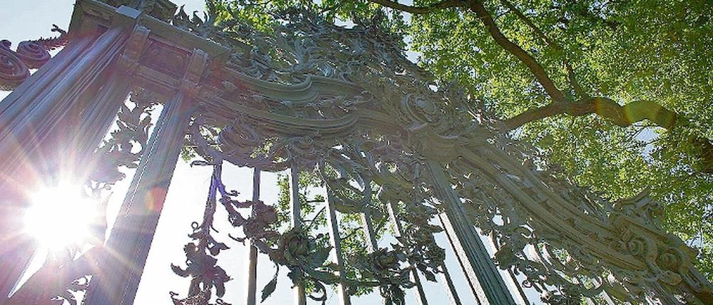 Das Posttor am Park Sanssouci soll künftig zum Haupteingang vom Bahnhof Park Sanssouci aus werden.
