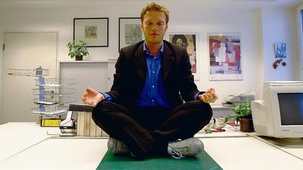 Tiefes Durchatmen und Entspannungsübungen helfen, die Prüfungsangst in den Griff zu bekommen.