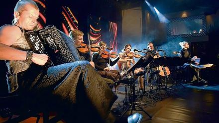 Die Vielfalt im Angebot. Neben dem Finnen Kimmo Pohjonen und dem Proton String Quartett (o.) werden in der Saison 2009/10 unter anderem die Violinistin Julia Fischer (l.), der Sänger und Jazzgitarrist Torsten Goods und die Cellistin Sol Gabetta erwartet.