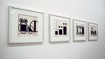 Kompositionen von Channa Horwitz im Luisenforum.
