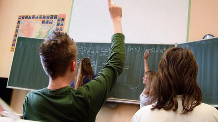 Mehr Schule. In Potsdam haben die Mitglieder des Bildungsausschusses gestern Abend für eine Erweiterung der Potsdamer Schulstruktur gestimmt. Sie soll sich besser am Willen der Eltern und Schüler orientieren.