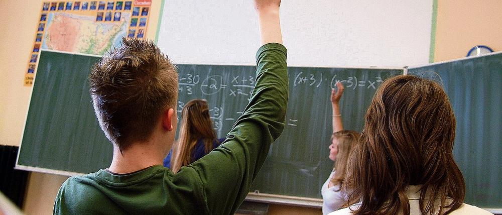 Mehr Schule. In Potsdam haben die Mitglieder des Bildungsausschusses gestern Abend für eine Erweiterung der Potsdamer Schulstruktur gestimmt. Sie soll sich besser am Willen der Eltern und Schüler orientieren.