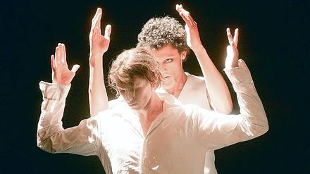 Die Potsdamer Oxymoron Dance Company zeigte ihr Stück I wanna die for you.