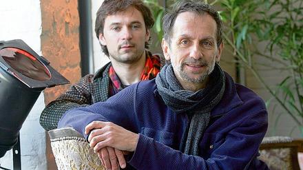 Künstlerisch und privat ein Paar: Serge Ricci (vorn) und Fabien Almakiewicz, die heute die Tanztage eröffnen.