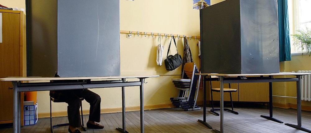 Eine zu geringe Wahlbeteiligung von nur 29 Prozent war am Sonntag in Berlin entscheidend für das Scheitern des Volksentscheids zu Pro Reli. Rund 2,45 Millionen Wahlberechtigte sind zur Stimmabgabe aufgerufen.