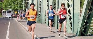 Die Schnellsten. Thomas Dößler, Oliver Müller, Xolelani Matshikiza (v. r.).