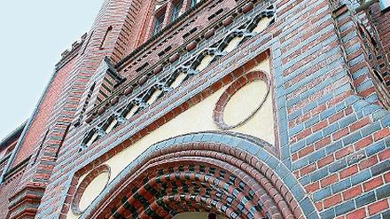 Herausgeputzt worden ist das Gymnasium für die Feier zum 100. an diesem Sonntag.