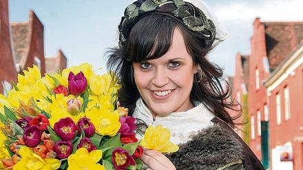 Blühend. Stefanie Lorenz (24) tritt als historische Jacoba von Beieren auf.