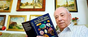 Sammler. Siegfried Lieberenz (oben) hat Mineralien gesammelt und sie dem Naturkundemuseum geschenkt. Seine Gipsrose ist nun eines von 250 000 Sammlungsobjekten.