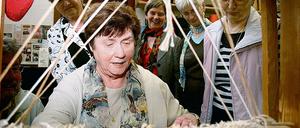 Adelheid Paschke begann 1954 ihre Ausbildung in der Handweberei.