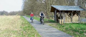 Der Europaradweg mit Schutzhütte zwischen Ferch und Petzow.
