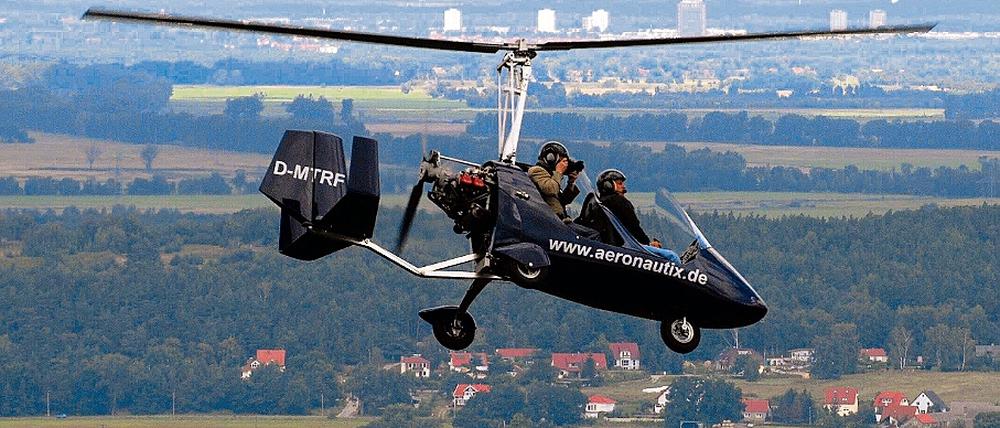 Wächter im Wind. Seit fast zwei Jahren testet die Polizei die Traghubschrauber, die in Schönhagen stationiert sind. Ziel: Überwachung der Autobahnen und Wasserwege. 