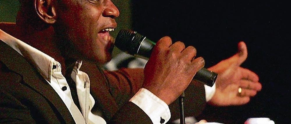 Dieser Mann entspringt dem Herzen Afrikas: Ola Onabule.