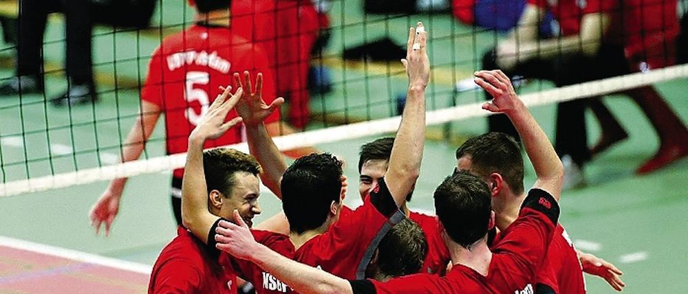 WSG-Jubel. Im Hinspiel besiegten die Waldstädter (vorn) den USV mit 3:0.