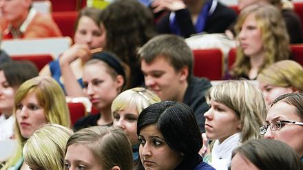 Neue Hürden. Für den Übergang vom Bachelor- zum Master-Studium sollen Mindestnoten gelten, damit sich Studierende bewusst für den Abschluss entscheiden.