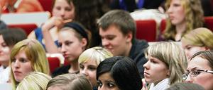 Neue Hürden. Für den Übergang vom Bachelor- zum Master-Studium sollen Mindestnoten gelten, damit sich Studierende bewusst für den Abschluss entscheiden.