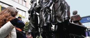 Flucht. Eine Skulptur in Berlin erinnert an Kindertransporte nach England.
