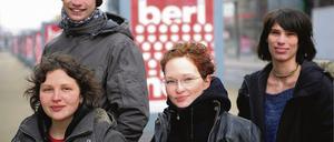 Potsdamer Nachwuchs. Die HFF-Regisseure Joens Joenson (hinten links), Anna Deutsch (hinten rechts), Anna Samoylovich (l.) und Sonja Rohleder auf der Berlinale.
