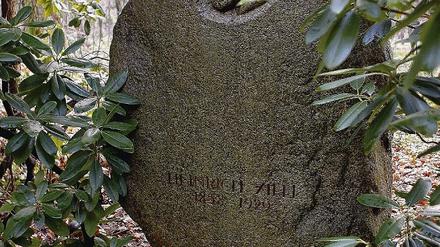 Die Grabstätte Heinrich Zilles auf dem Südwestkirchhof.