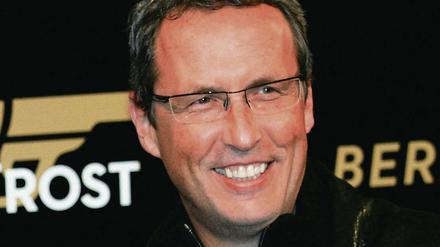 Hollywood bringt Gewinn: Studio-Chef Woebcken (l.) erwartet Millionen-Gewinn für 2008, als unter anderem Hollywood-Star Pitt (r.) in Babelsberg drehte.