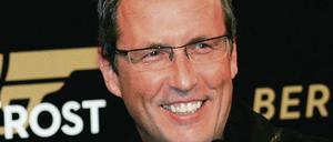 Hollywood bringt Gewinn: Studio-Chef Woebcken (l.) erwartet Millionen-Gewinn für 2008, als unter anderem Hollywood-Star Pitt (r.) in Babelsberg drehte.
