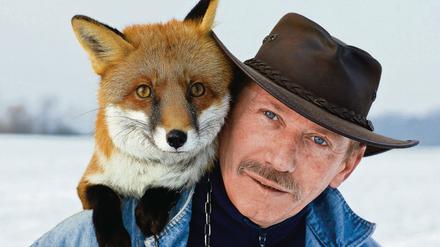 Aus dem Wasser gefischt. Olaf Neuendorf geht mit seinem Fuchs spazieren.
