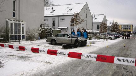 Rekonstruiert. Am vergangenen Mittwoch rekonstruierten Spezialisten des Landeskriminalamtes Brandenburg das Geschehen in Schönfließ. Heute sollen die Ergebnisse und der Ermittlungsstand in Neuruppin präsentiert werden. Gestern wurde der Schütze verhaftet.