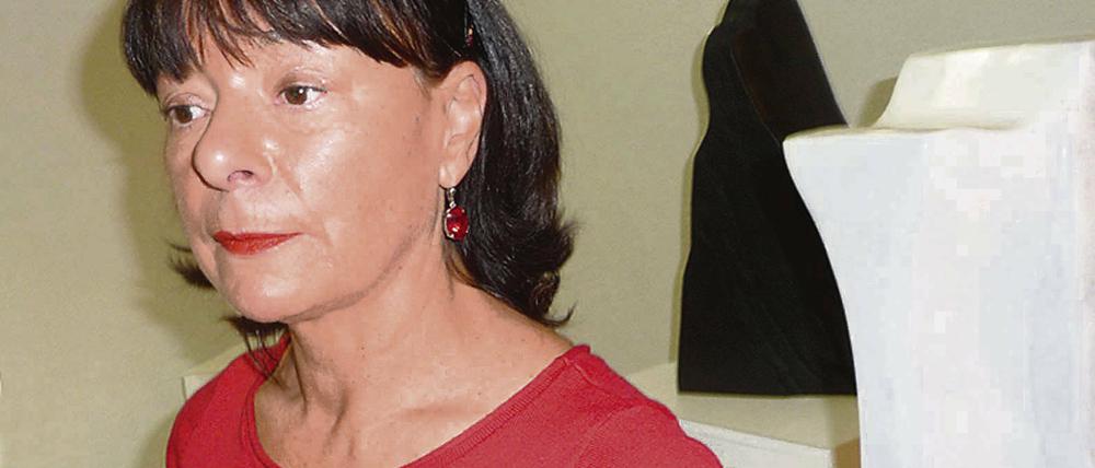 Der Stein ist Sigrid Beckers langjähriger Wegbegleiter.