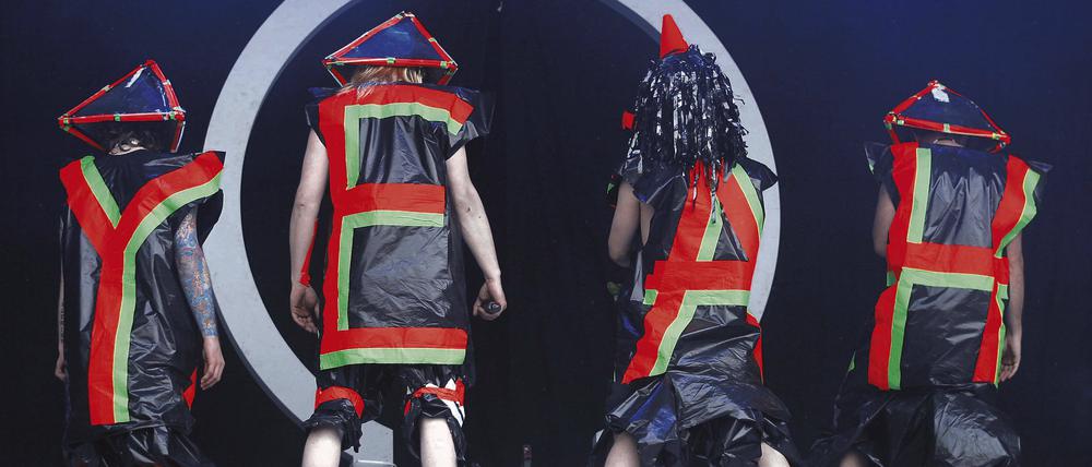 Yippi, Yippi, Yeah. Deichkind nehmen sich auch auf der Bühne selten ernst.