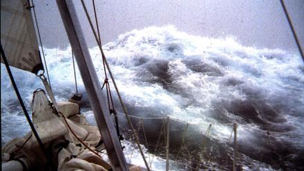 Das Boot von Pete Goss bei seiner Sturmfahrt 1996.