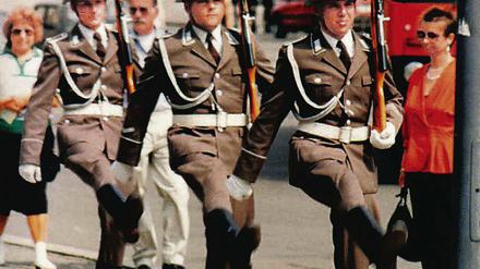 Identifikation zwischen Armee und Volk sei eher selten gewesen.