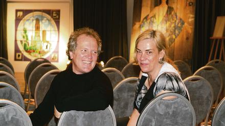 Sammeln für die Gedächtniskirche. Die Künstler Leo Königsberg (l.) und Emily Püttner haben die Benefizauktion ins Leben gerufen.