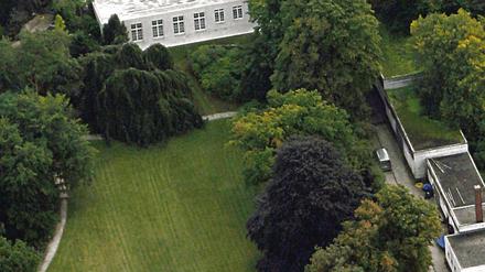 Da unten. Aus dem Helikopter hat man den besten Blick auf die Villa.