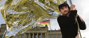 Schützenhilfe aus der Schweiz. Vor zwei Wochen hatte Enrico Centonze die Idee für seine Aktion. Am Montag wurde er nach einer Stunde von der Polizei gestoppt.