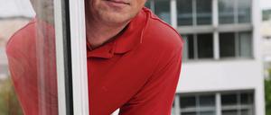 Harter Job. Bernd Dressler überbringt traurige Nachrichten.