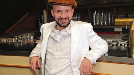 Balkan-Popper. Shantel singt und spielt im Admiralspalast.