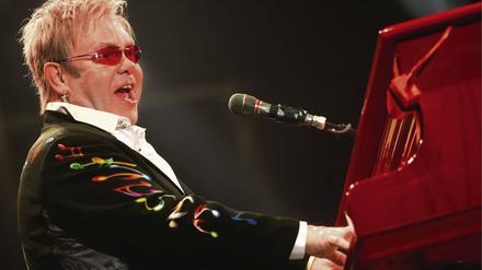 Liebt Blumen. Elton John ist nicht nur einer der erfolgreichsten Musiker der Welt, sondern auch ein großer Exzentriker. Beim Floristen ließ er mal 300 000 Pfund.