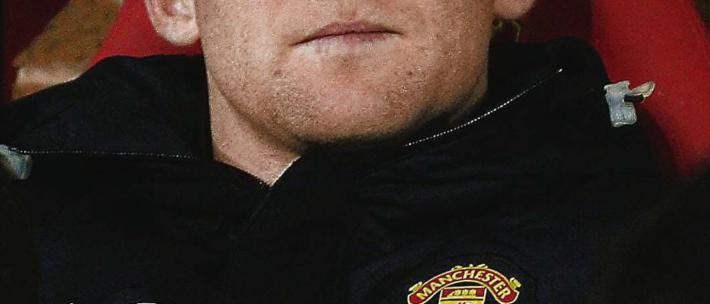 Kein Fan, nur Spieler. Während englische Fans an ihrem Image arbeiten, gibt es bei Teilen der Nationalelf noch gewissen Nacholbedarf. Dann kann man beinahe von Glück sprechen, dass Wayne Rooney (Foto) beim Spiel in Berlin fehlt.