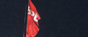 Flaute. Die Zahl der Berliner, die SPD wählen würden, hat einen Tiefstand erreicht. Die Brandenburger Sozialdemokraten liegen bei der Sonntagsfrage mit der CDU mit 23 Prozent gleichauf. Das hatte vor Kurzem eine Infratest-Umfrage für den rbb ergeben.