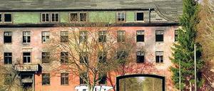 Ruinöses Erbe. Der jahrelange Leerstand der einst von der russischen Armee genutzten Krampnitzer Kasernen hat Spuren hinterlassen. Gedreht wurde hier der Stalingrad-Film Enemy at the Gates. Jetzt sorgt der Millionendeal um das Grundstück für Ärger.